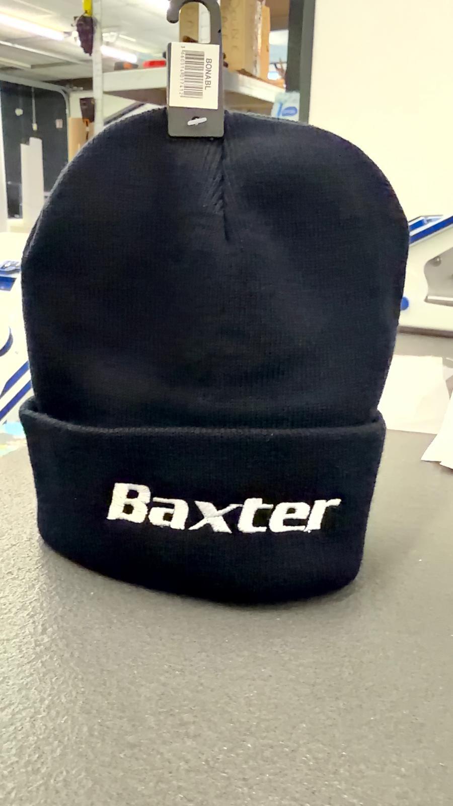 Broderie Baxter sur bonnet noir réalisée à Thumaide