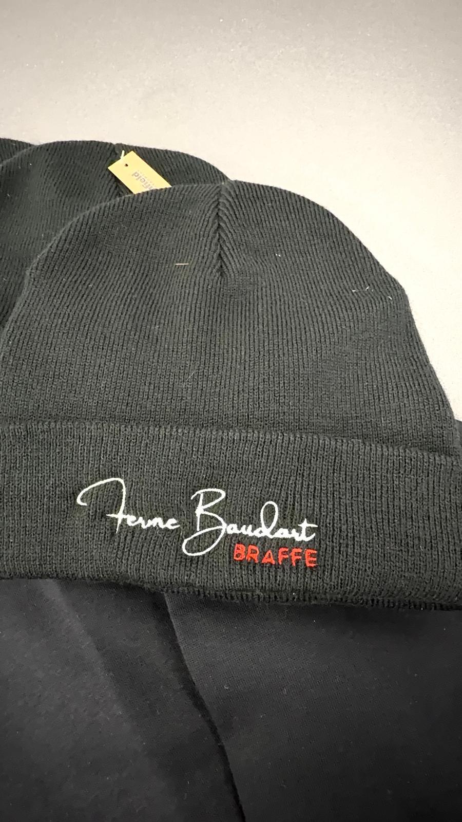 Broderie du logo d’une entreprise sur une veste professionnelle à Tournai
